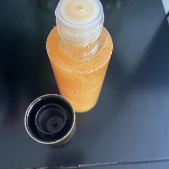 Carolina Herrera - Good Girl Leg Elixir 100 Ml 3.4 Oz Body Oil NWOB - Picture 5 of 9